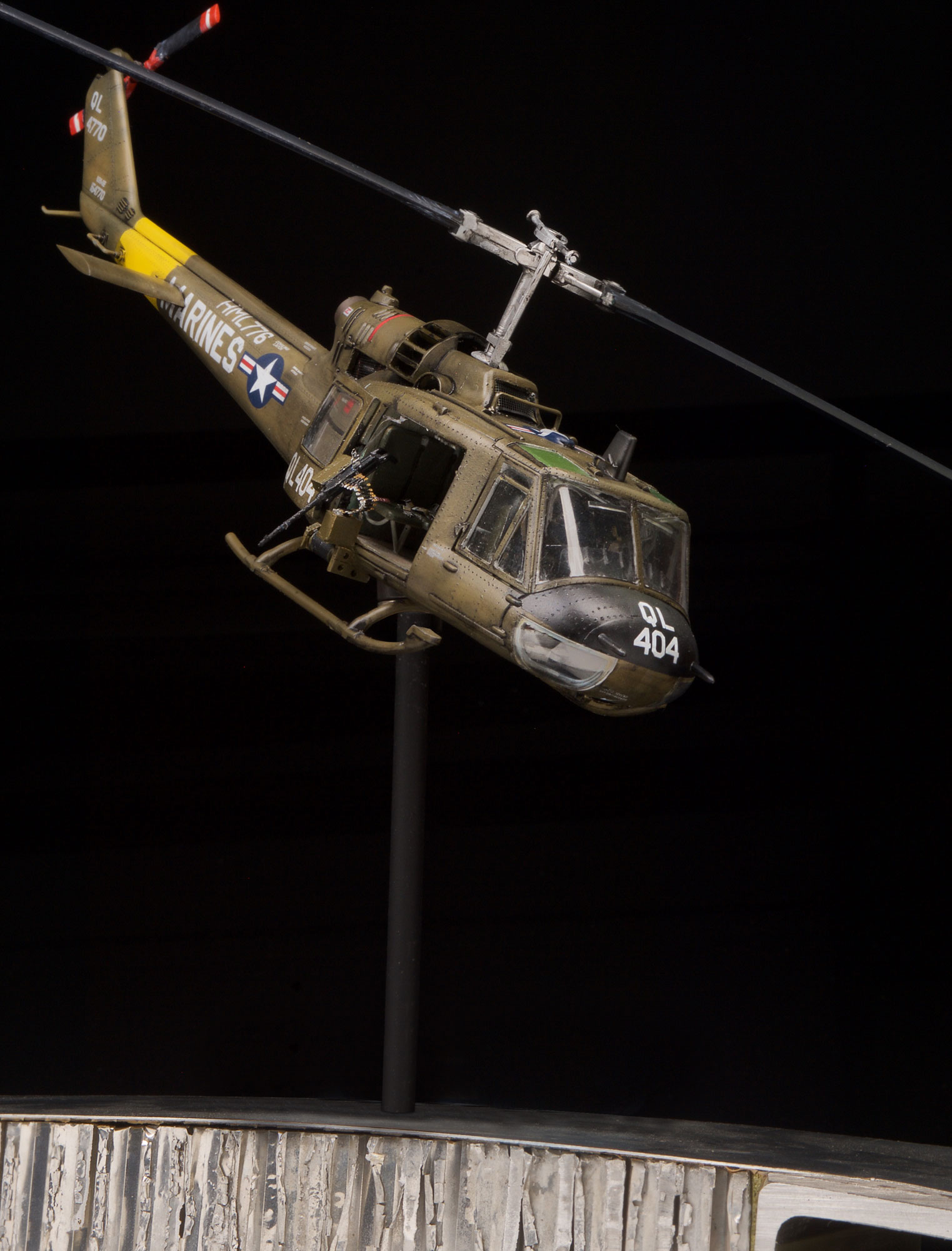VIETNAM WAR BELL HUEY UH-1 MAIN ROTOR BLADE SECTION